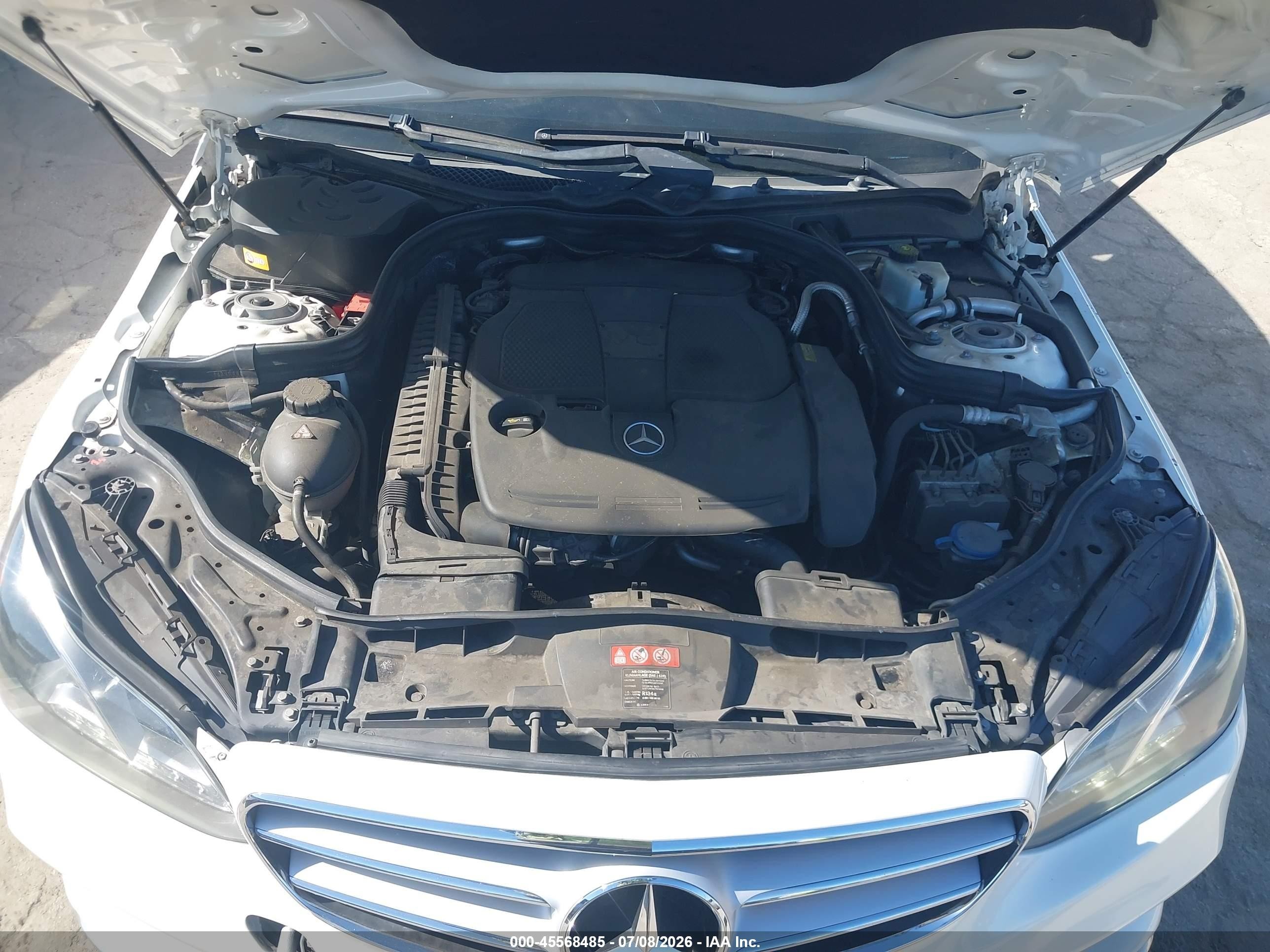 2014 Mercedes-benz E 350   Белый vin: WDDHF5KB3EA869471
