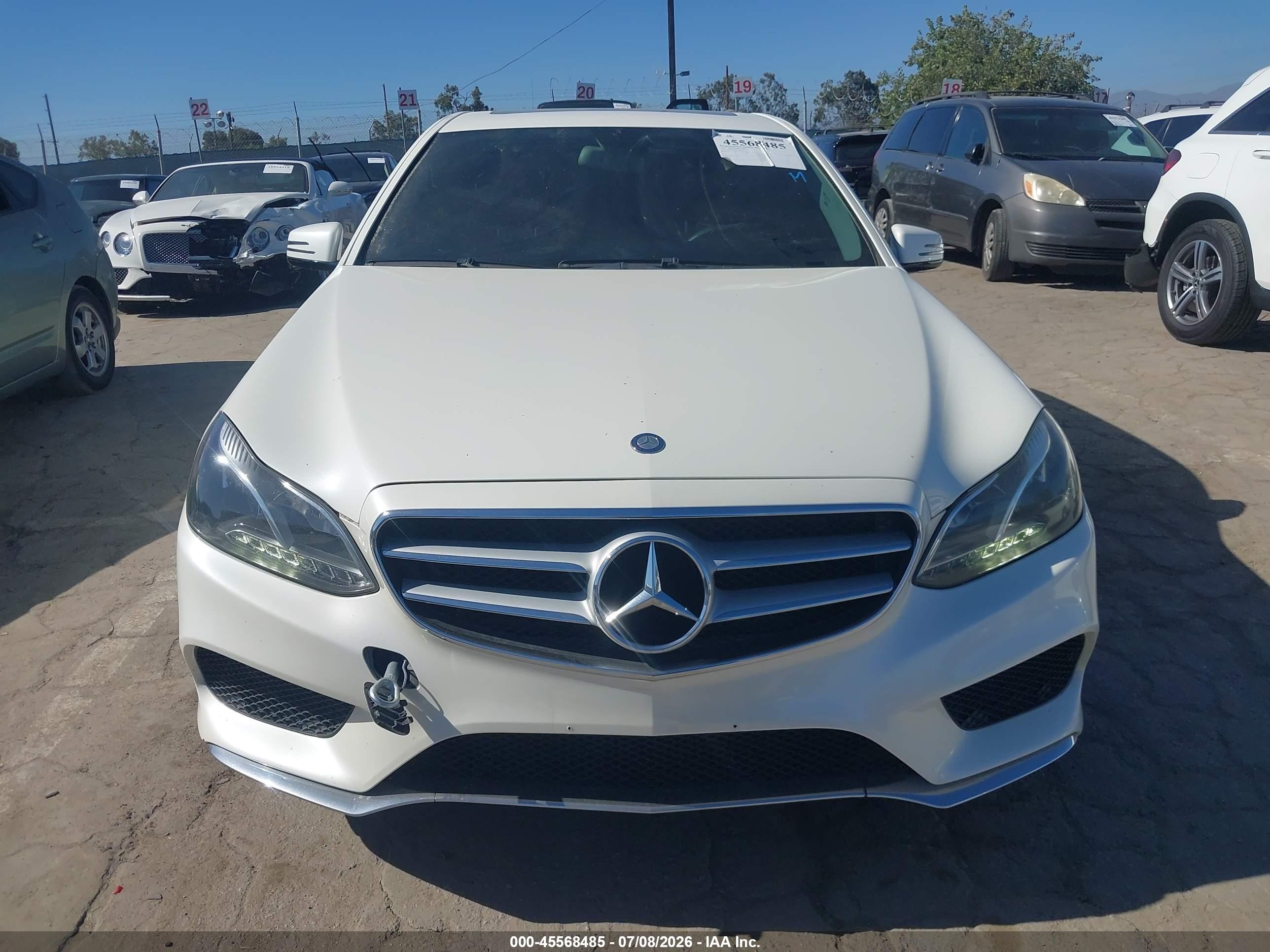2014 Mercedes-benz E 350   Белый vin: WDDHF5KB3EA869471