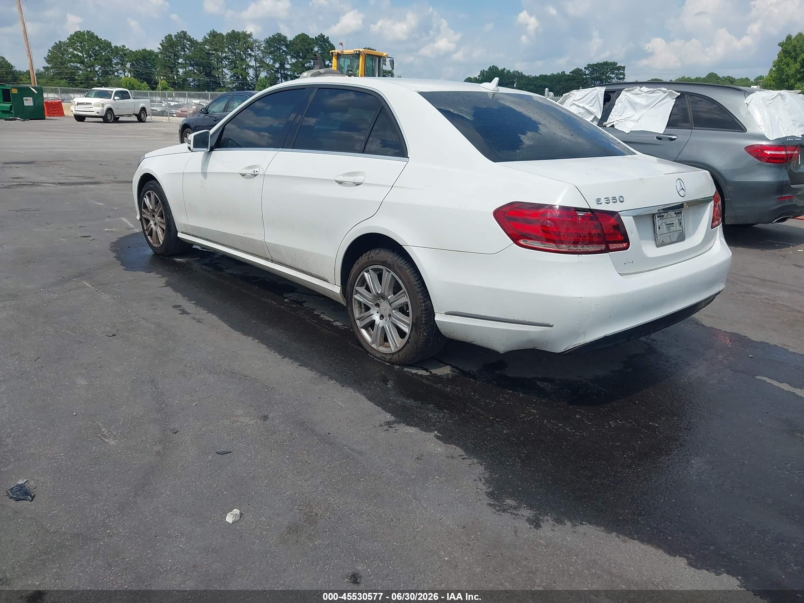 2014 Mercedes-benz E 350   White vin: WDDHF5KB3EA876629