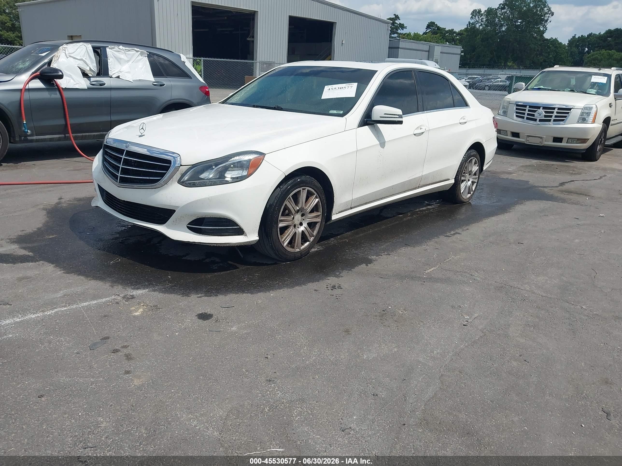 2014 Mercedes-benz E 350   White vin: WDDHF5KB3EA876629