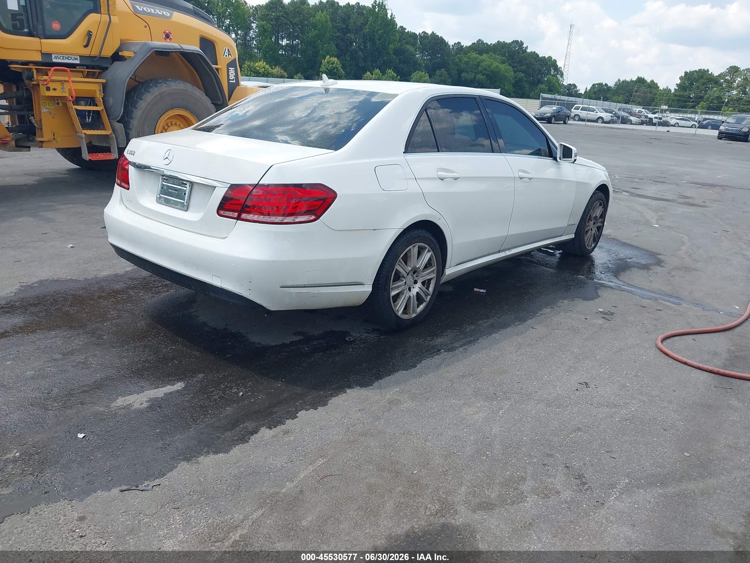 2014 Mercedes-benz E 350   White vin: WDDHF5KB3EA876629