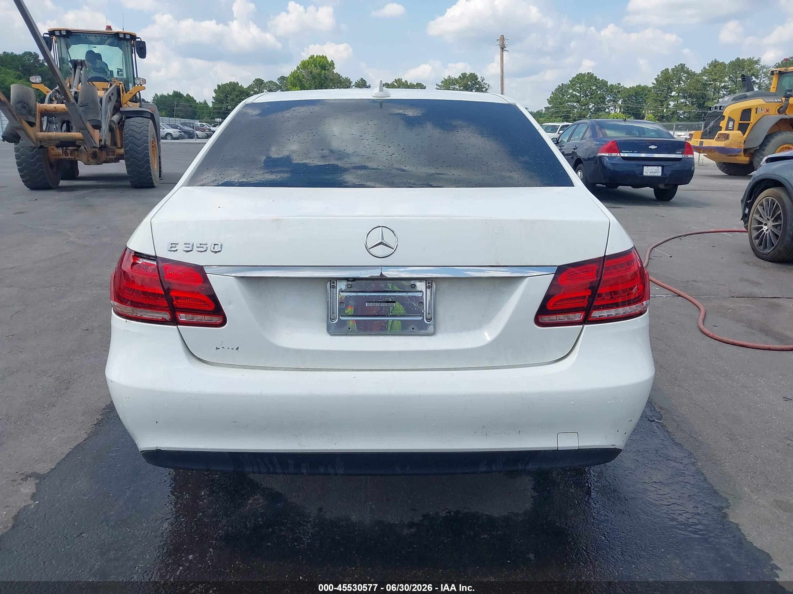 2014 Mercedes-benz E 350   White vin: WDDHF5KB3EA876629