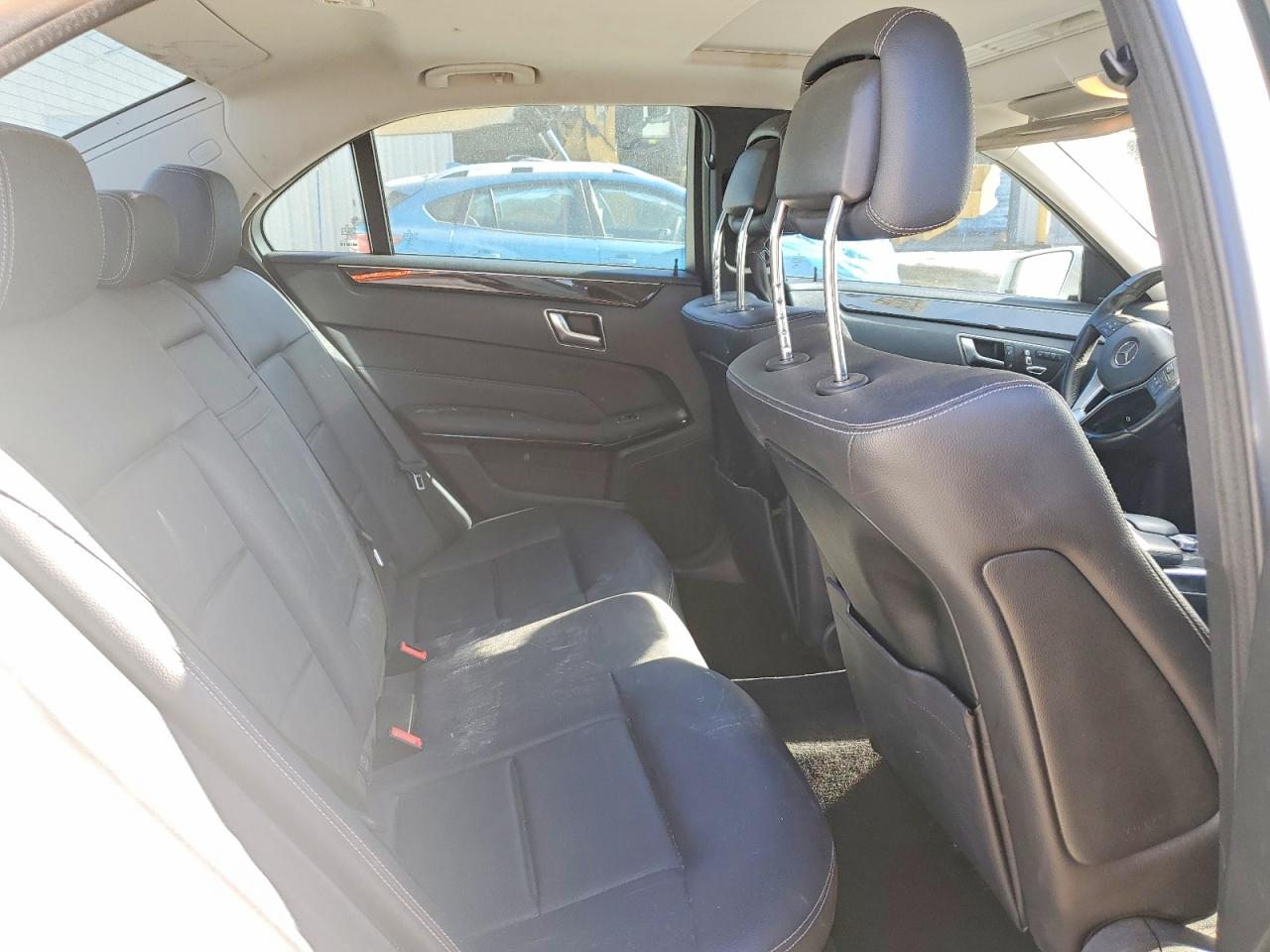 2014 Mercedes-benz E 350 White vin: WDDHF5KB3EA892121