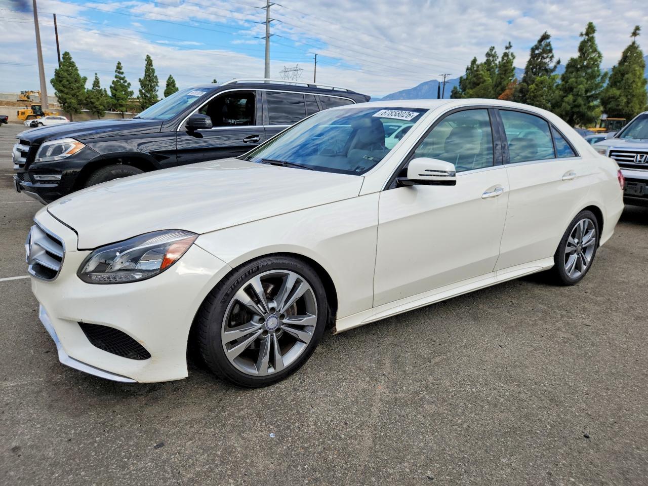 2014 Mercedes-benz E 350 White vin: WDDHF5KB3EA950387