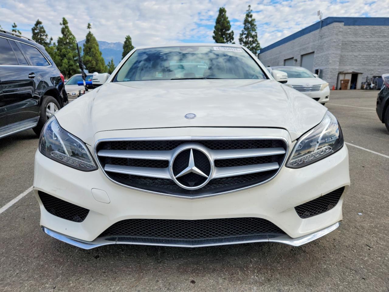 2014 Mercedes-benz E 350 White vin: WDDHF5KB3EA950387