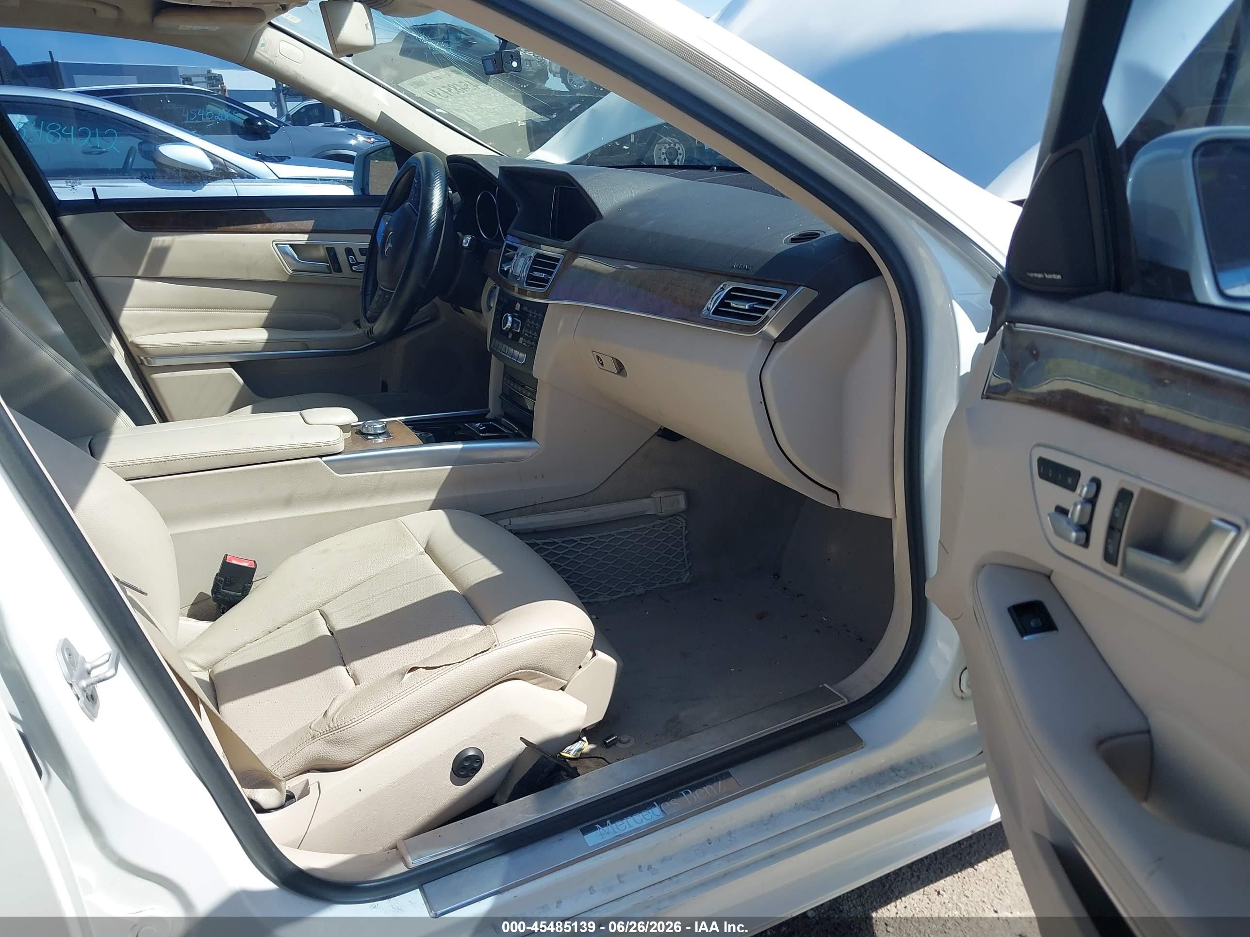2014 Mercedes-benz E 350   Белый vin: WDDHF5KB3EB024369