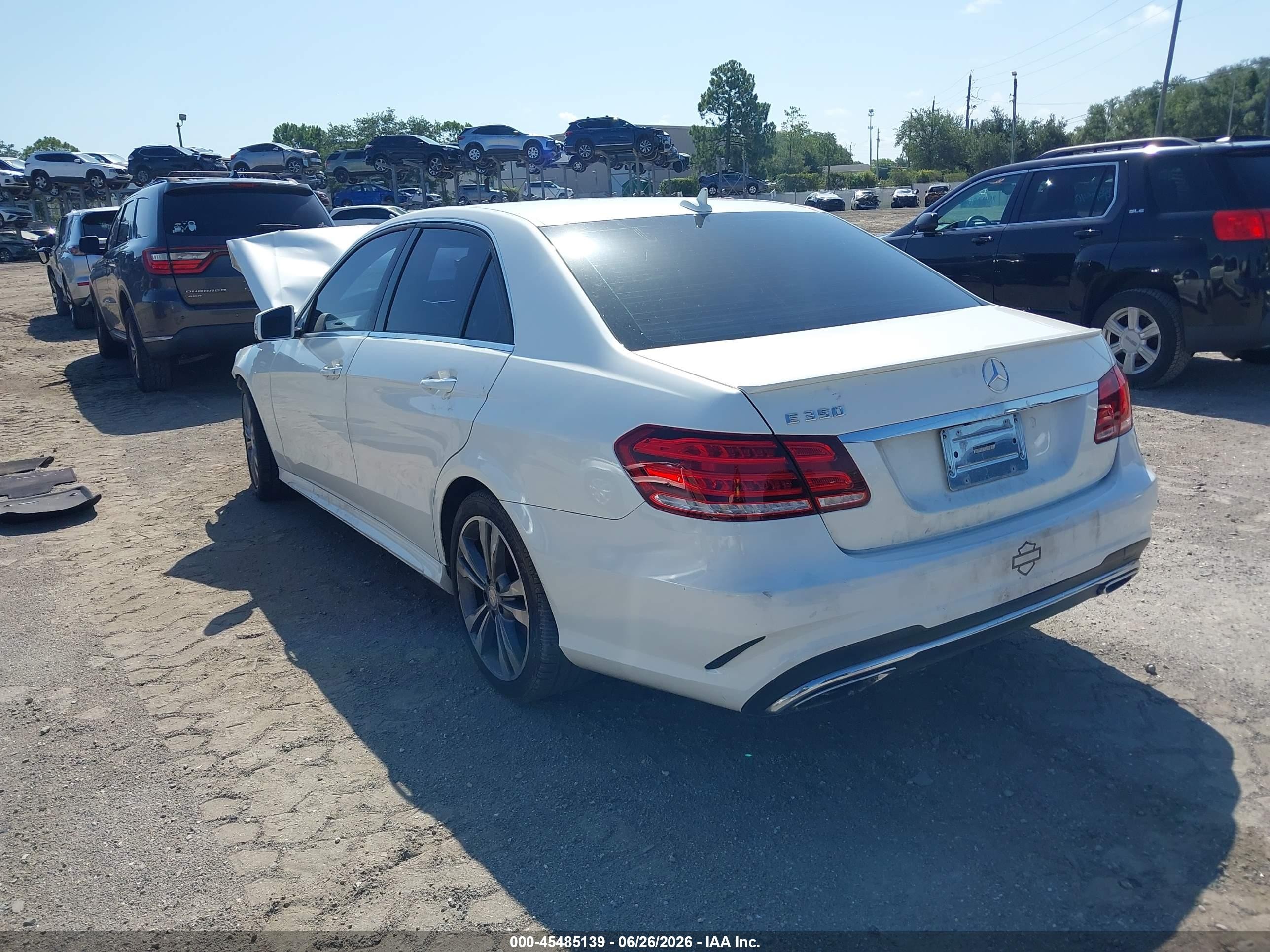 2014 Mercedes-benz E 350   Белый vin: WDDHF5KB3EB024369