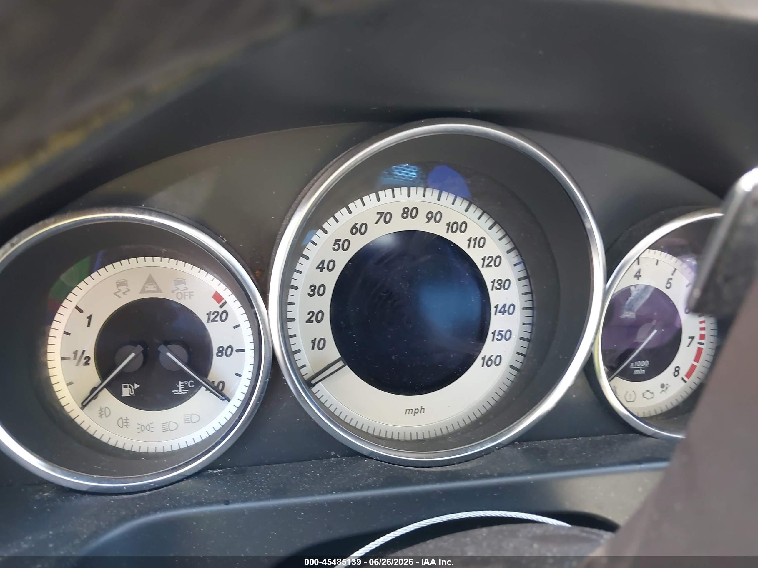 2014 Mercedes-benz E 350   Белый vin: WDDHF5KB3EB024369