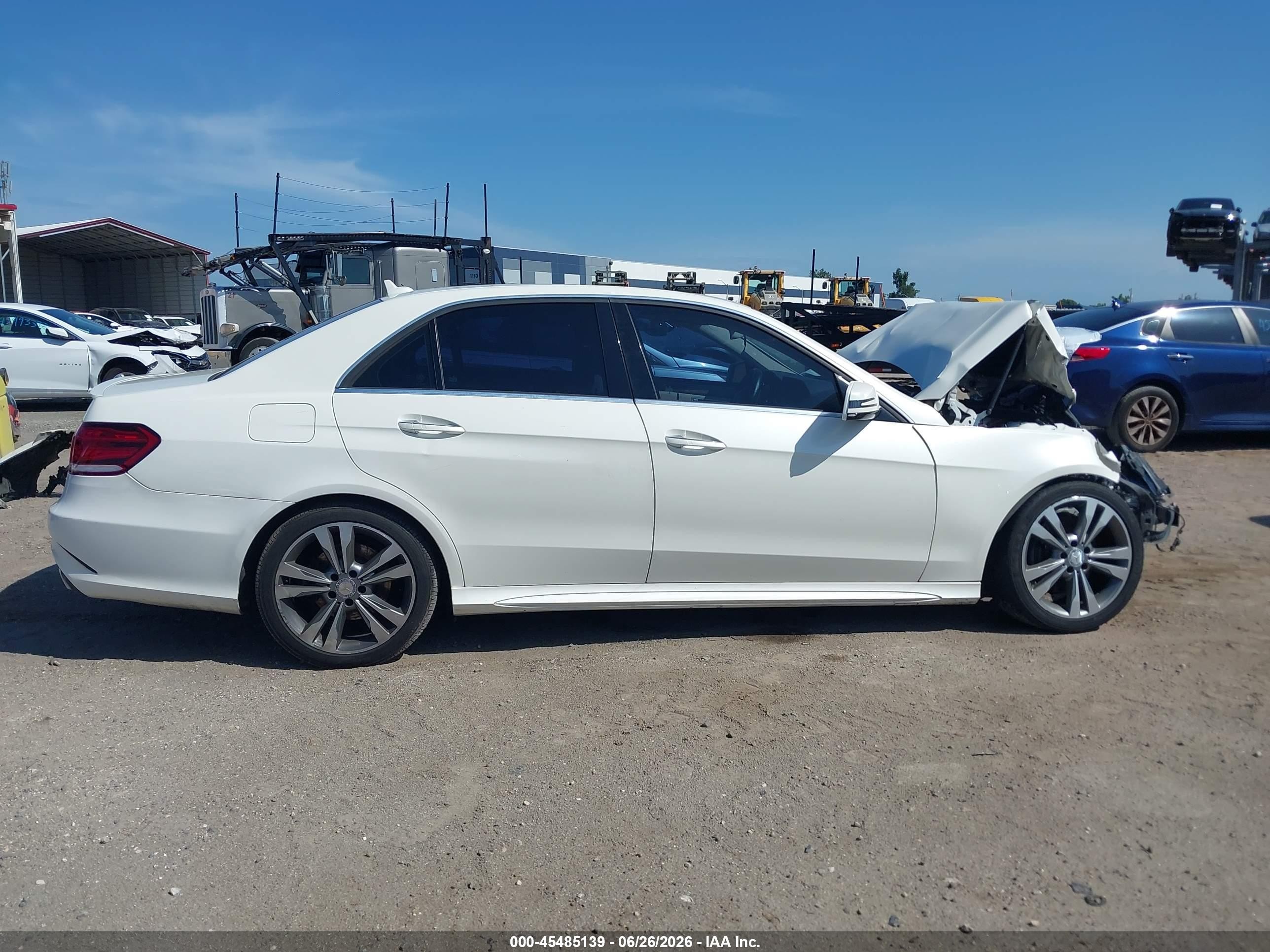 2014 Mercedes-benz E 350   Белый vin: WDDHF5KB3EB024369