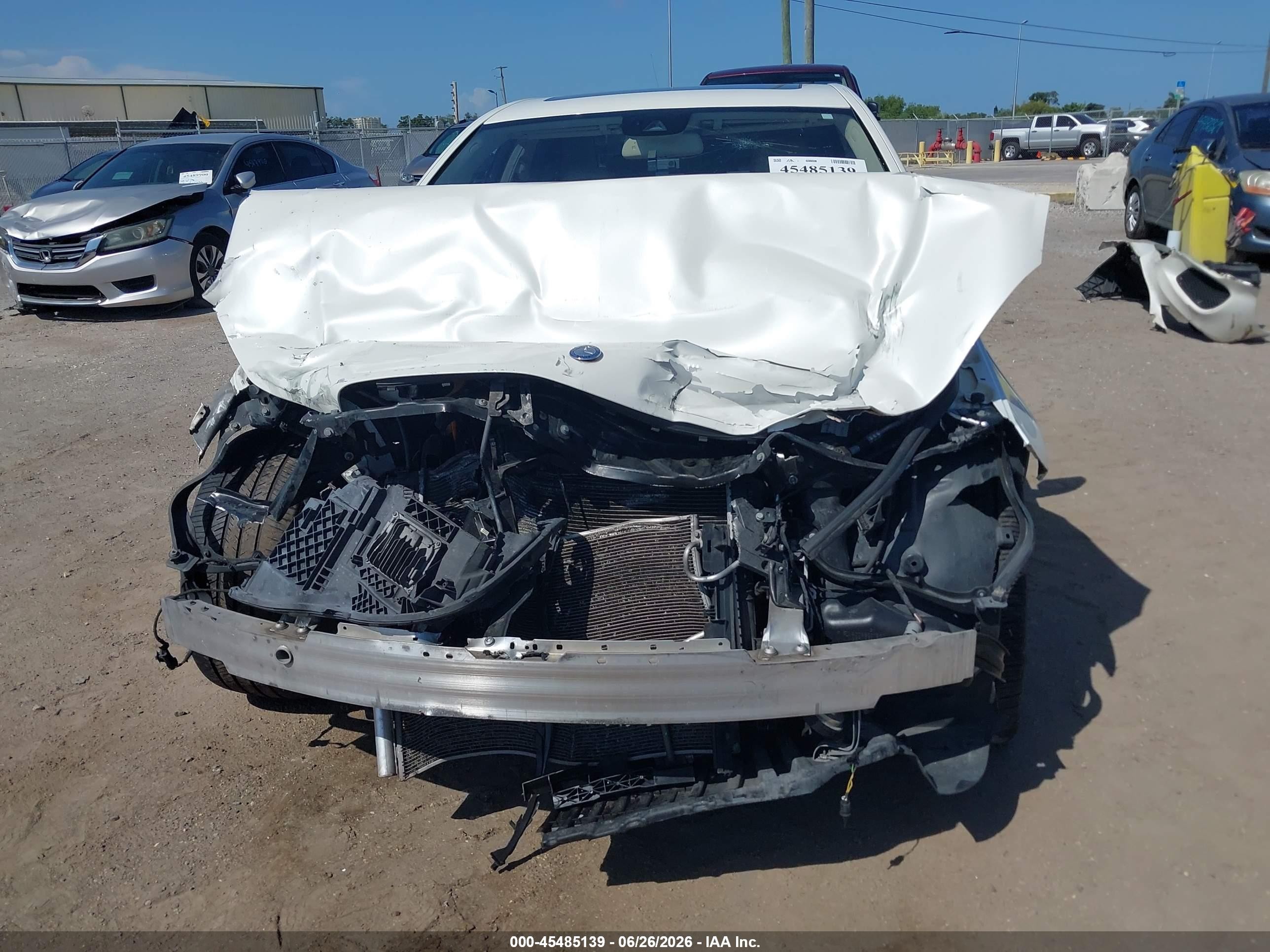 2014 Mercedes-benz E 350   Белый vin: WDDHF5KB3EB024369