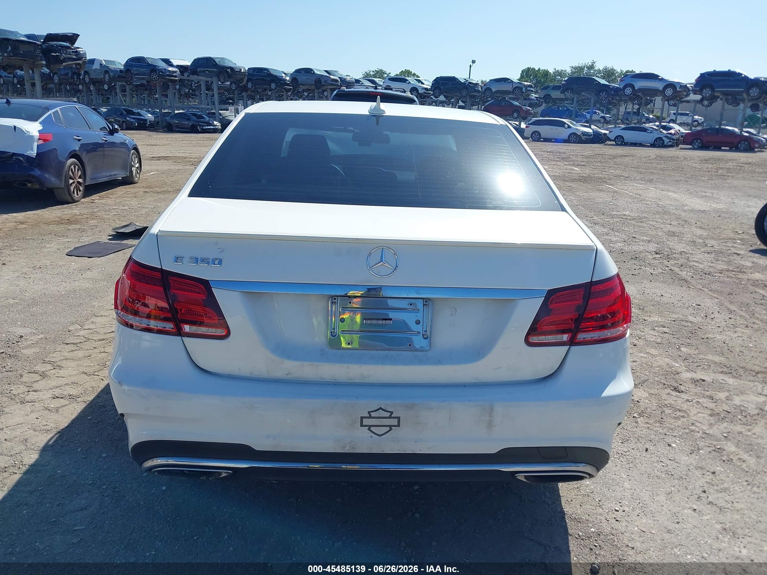 2014 Mercedes-benz E 350   Белый vin: WDDHF5KB3EB024369