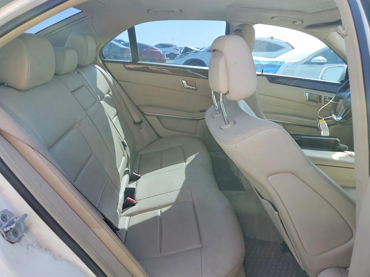 2014 Mercedes-benz E 350 Белый vin: WDDHF5KB3EB045206