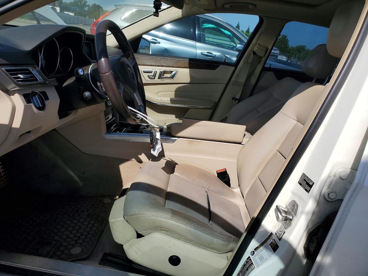 2014 Mercedes-benz E 350 Белый vin: WDDHF5KB3EB045206