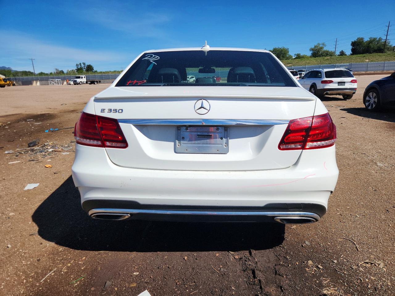 2014 Mercedes-benz E 350 White vin: WDDHF5KB3EB058568