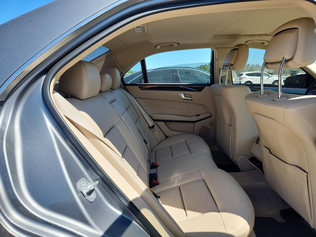 2015 Mercedes-benz E 350 Silver vin: WDDHF5KB3FB078837
