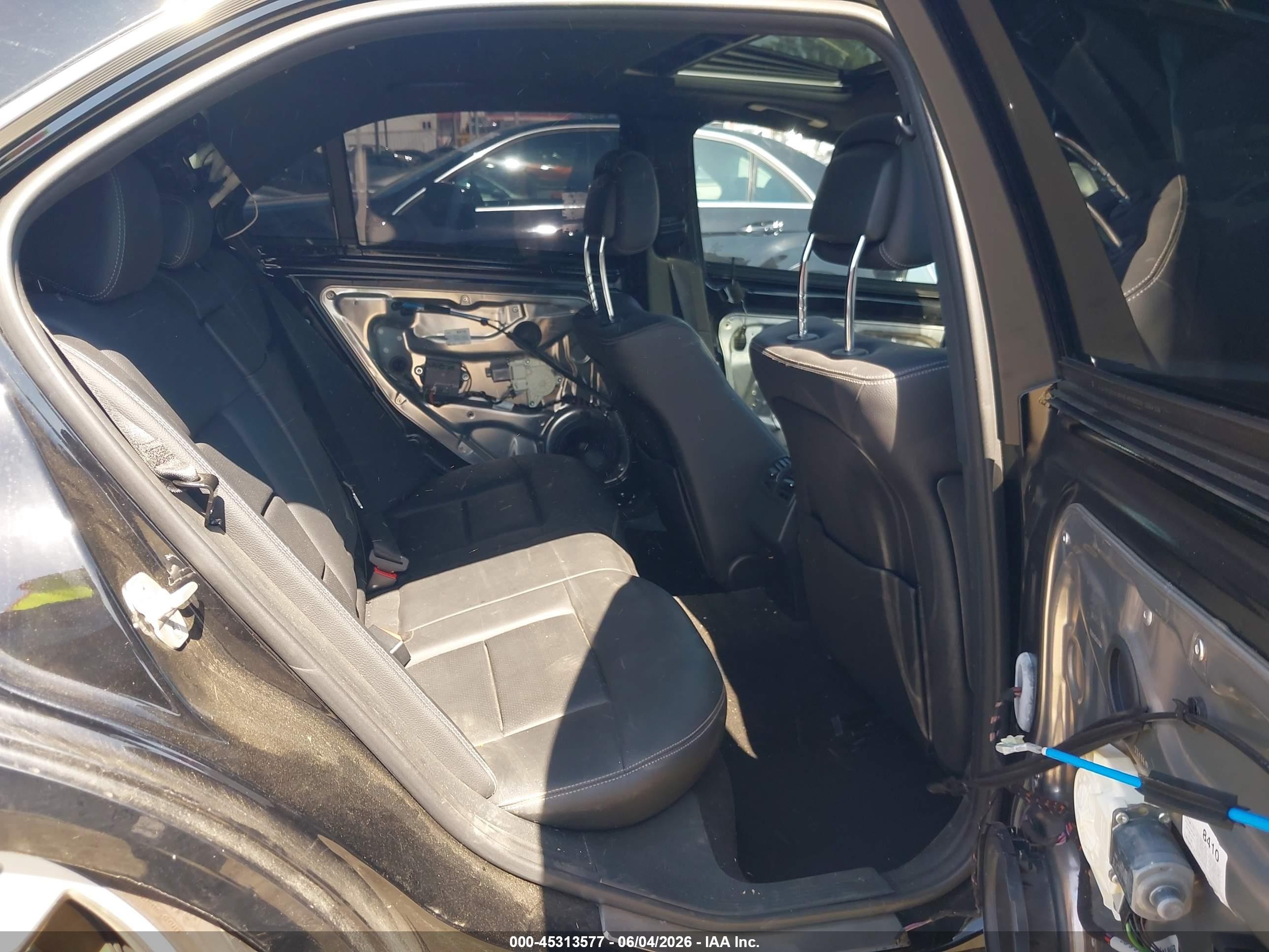 2015 Mercedes-benz E 350   Черный vin: WDDHF5KB3FB094990