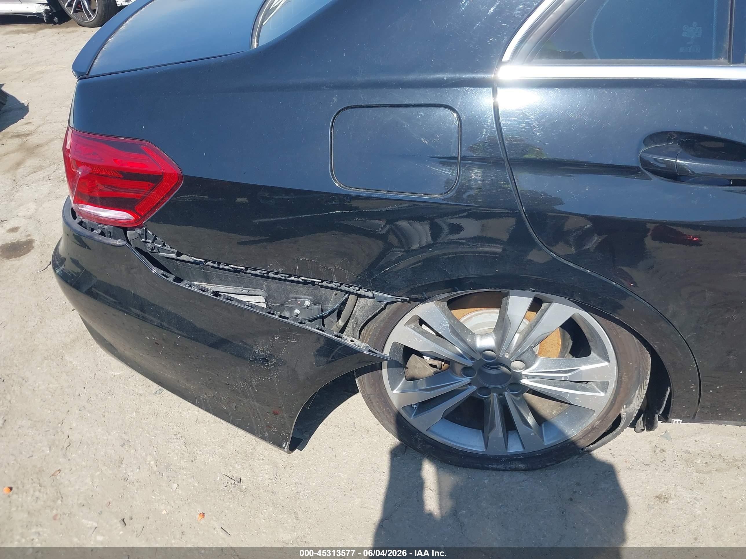 2015 Mercedes-benz E 350   Черный vin: WDDHF5KB3FB094990