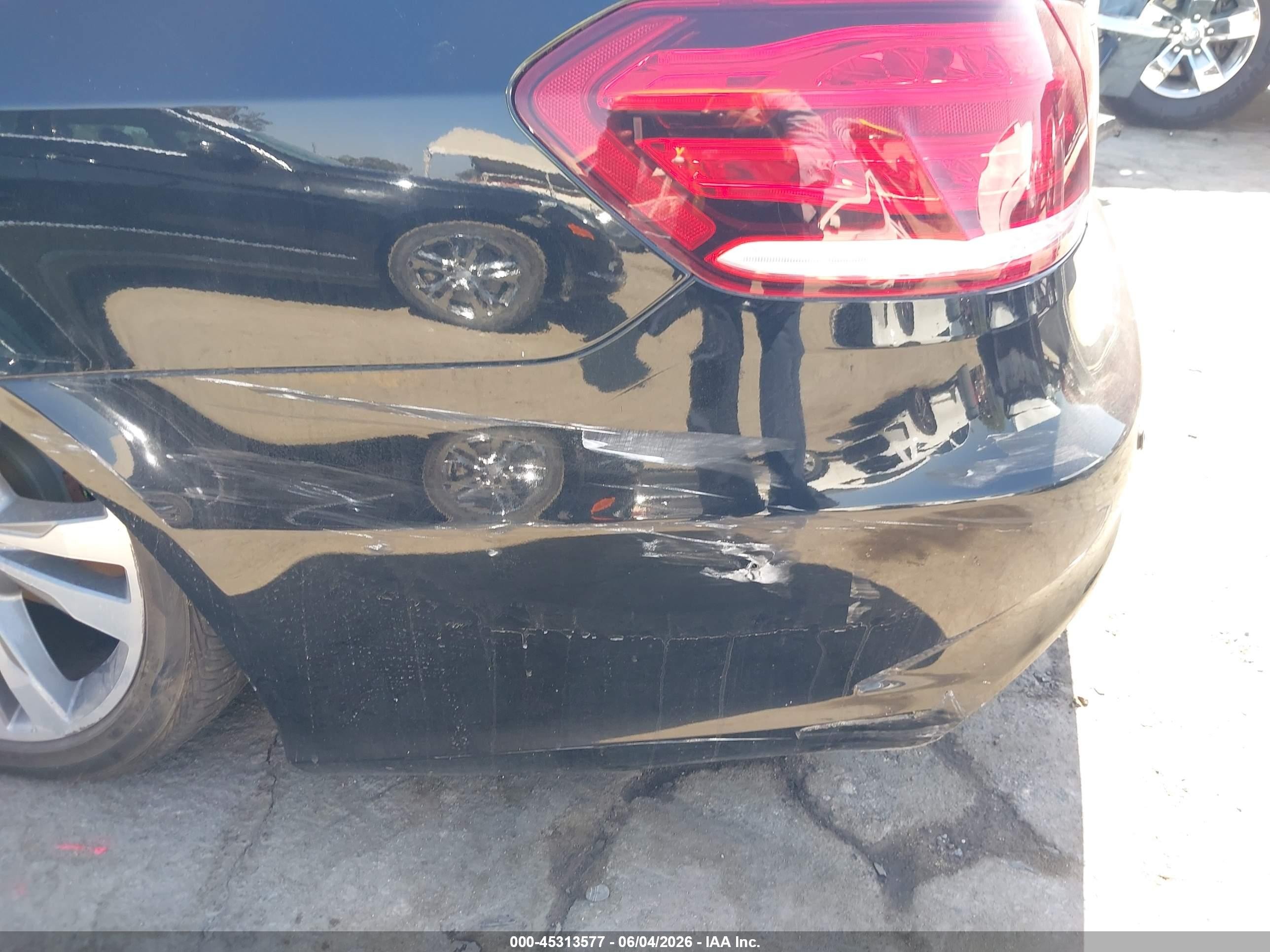 2015 Mercedes-benz E 350   Черный vin: WDDHF5KB3FB094990