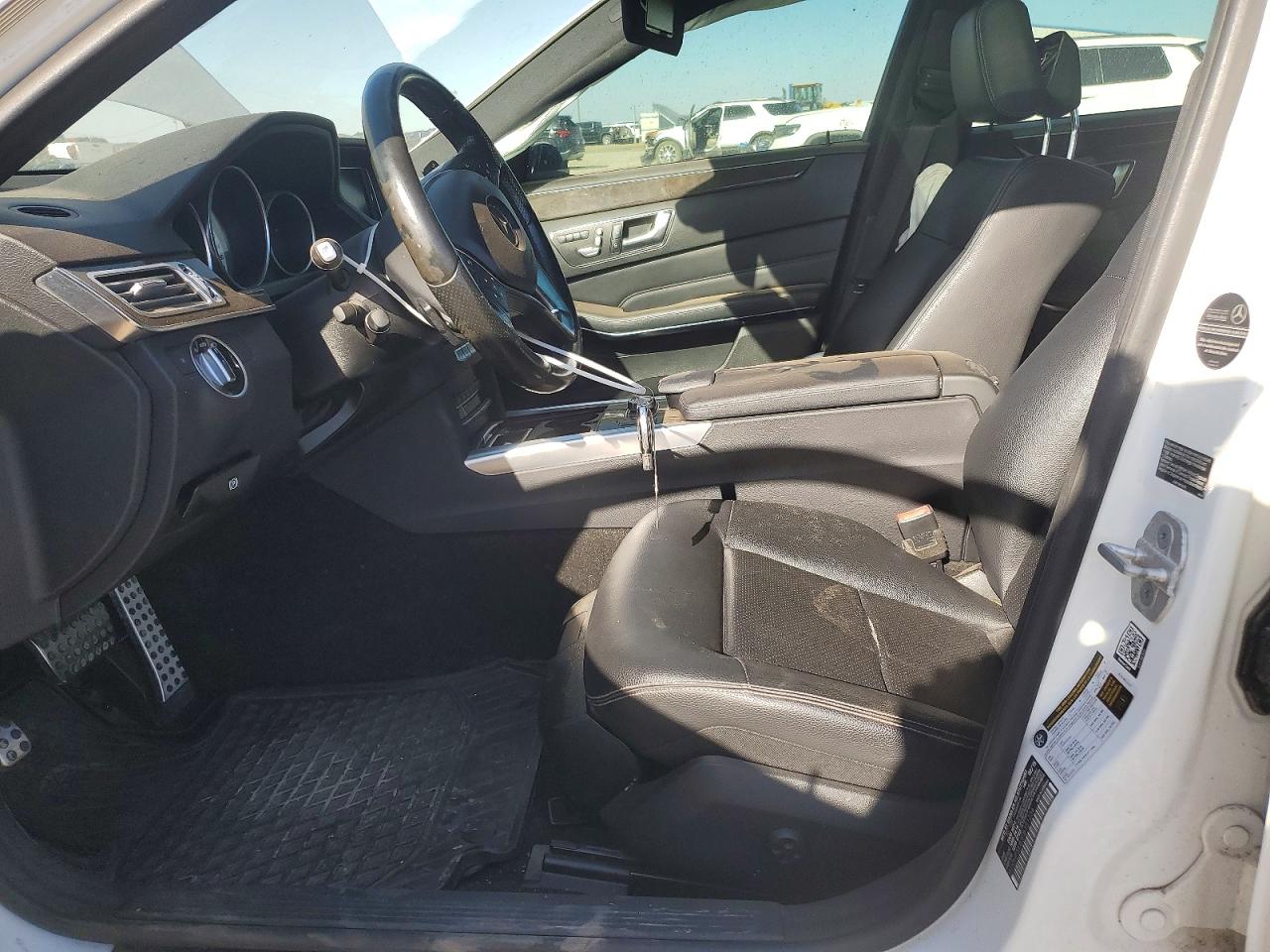 2015 Mercedes-benz E 350 White vin: WDDHF5KB3FB151236