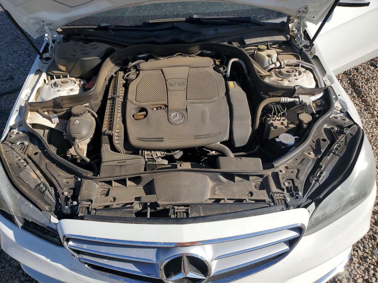 2015 Mercedes-benz E 350 White vin: WDDHF5KB3FB151236
