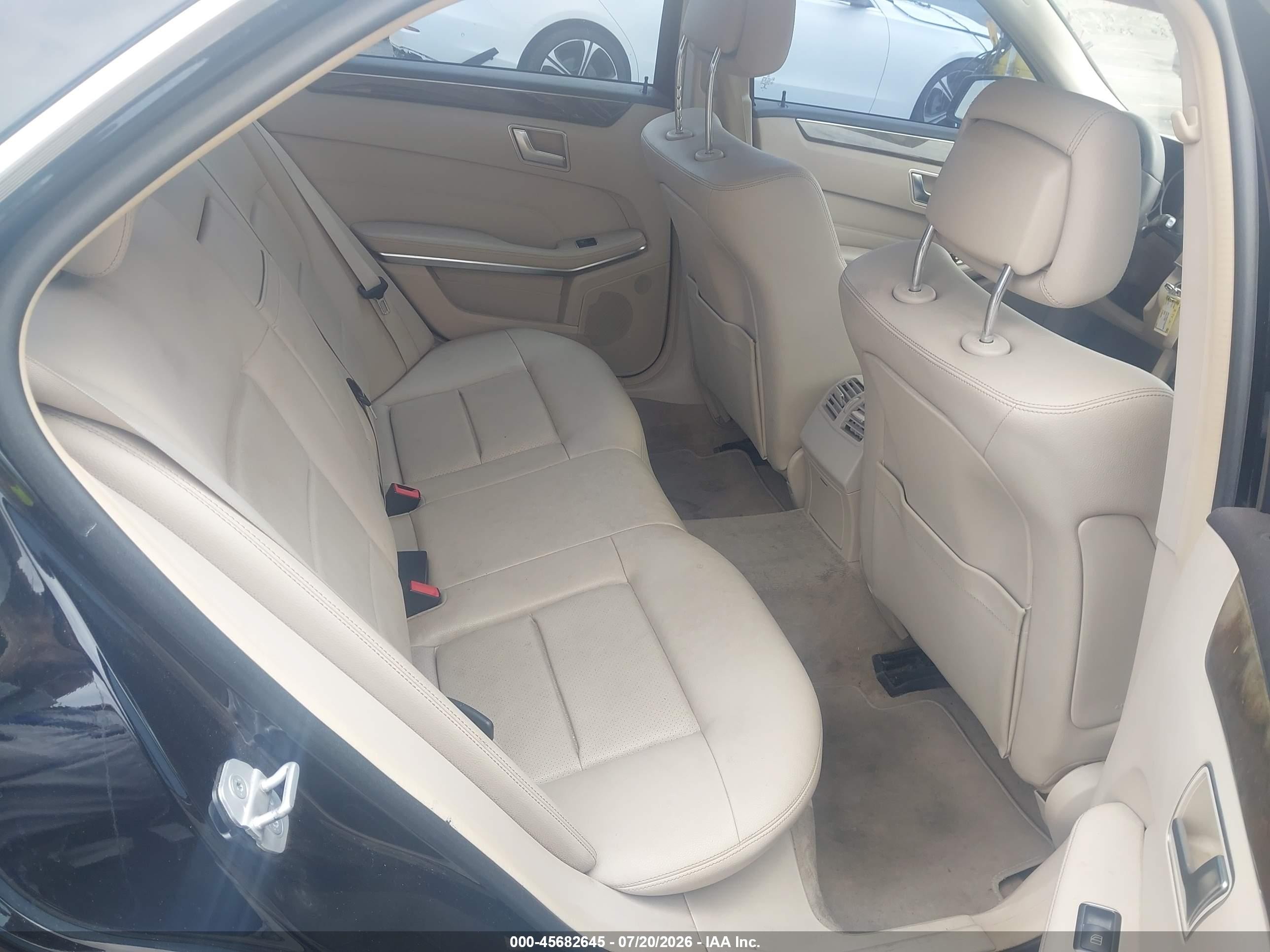 2015 Mercedes-benz E 350   Black vin: WDDHF5KB3FB152192