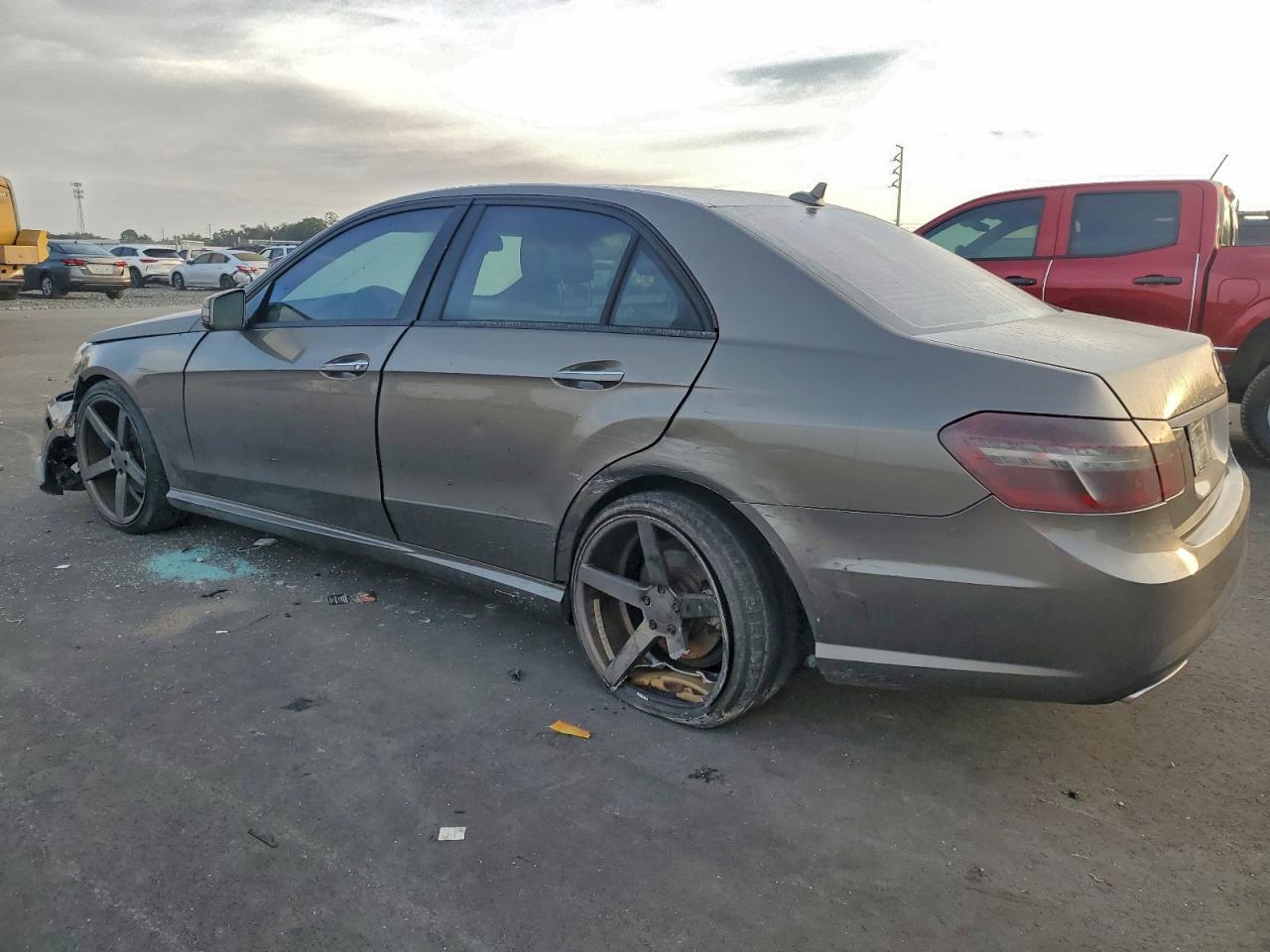 2012 Mercedes-benz E 350 Желто-коричневый vin: WDDHF5KB4CA543692