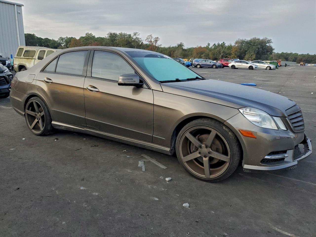 2012 Mercedes-benz E 350 Желто-коричневый vin: WDDHF5KB4CA543692