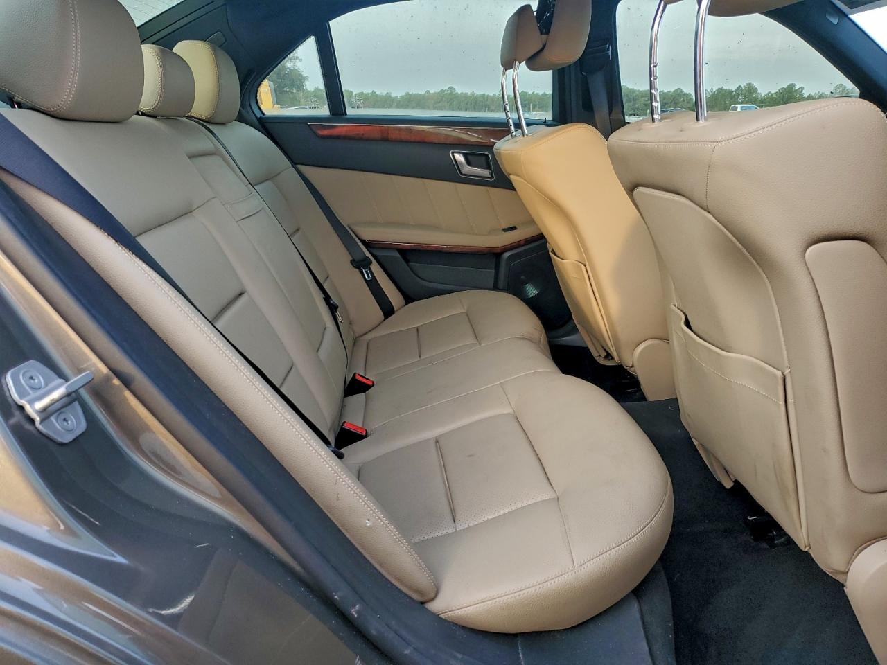 2012 Mercedes-benz E 350 Желто-коричневый vin: WDDHF5KB4CA543692