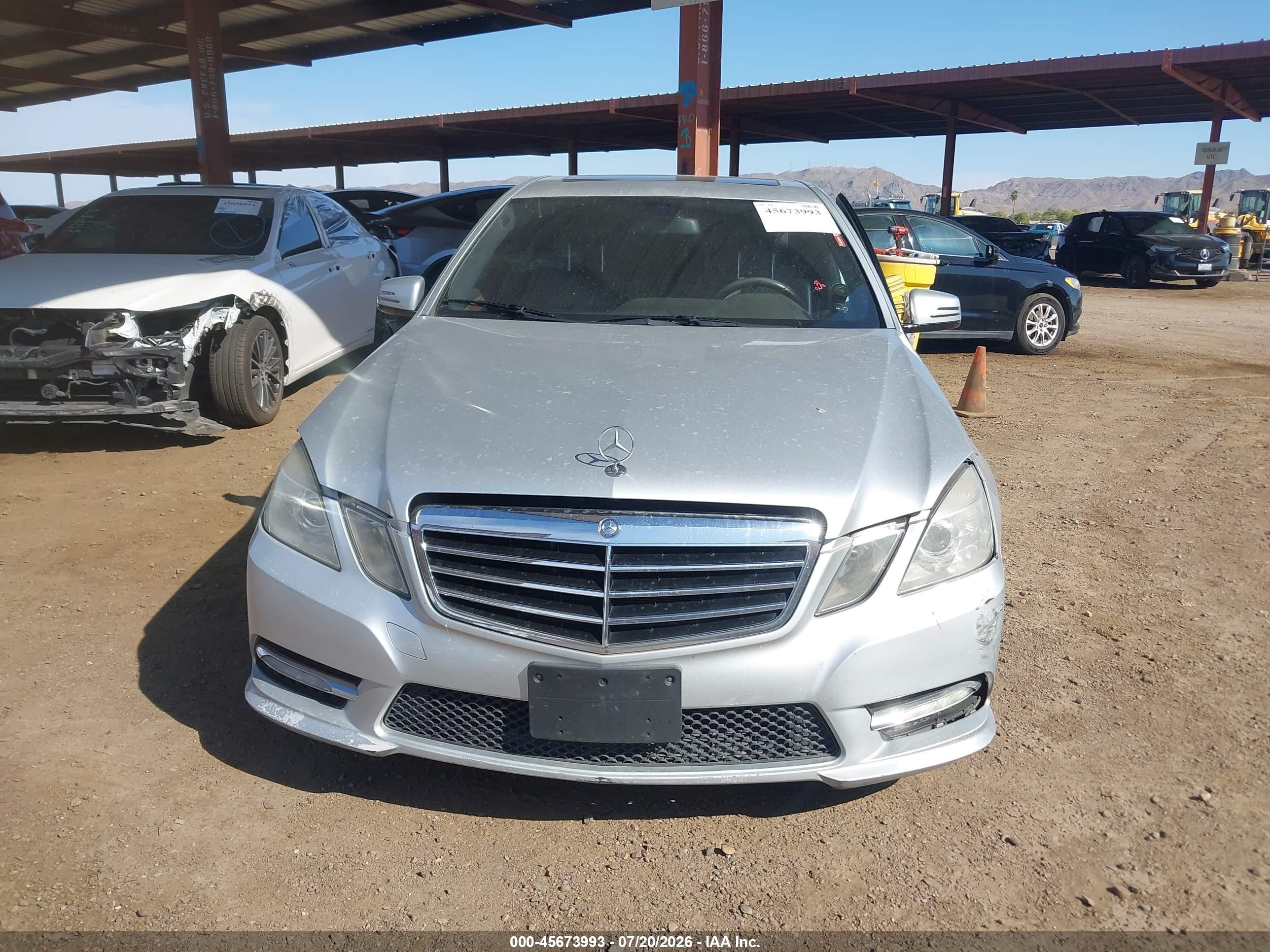 2012 Mercedes-benz E 350   Серый vin: WDDHF5KB4CA584582