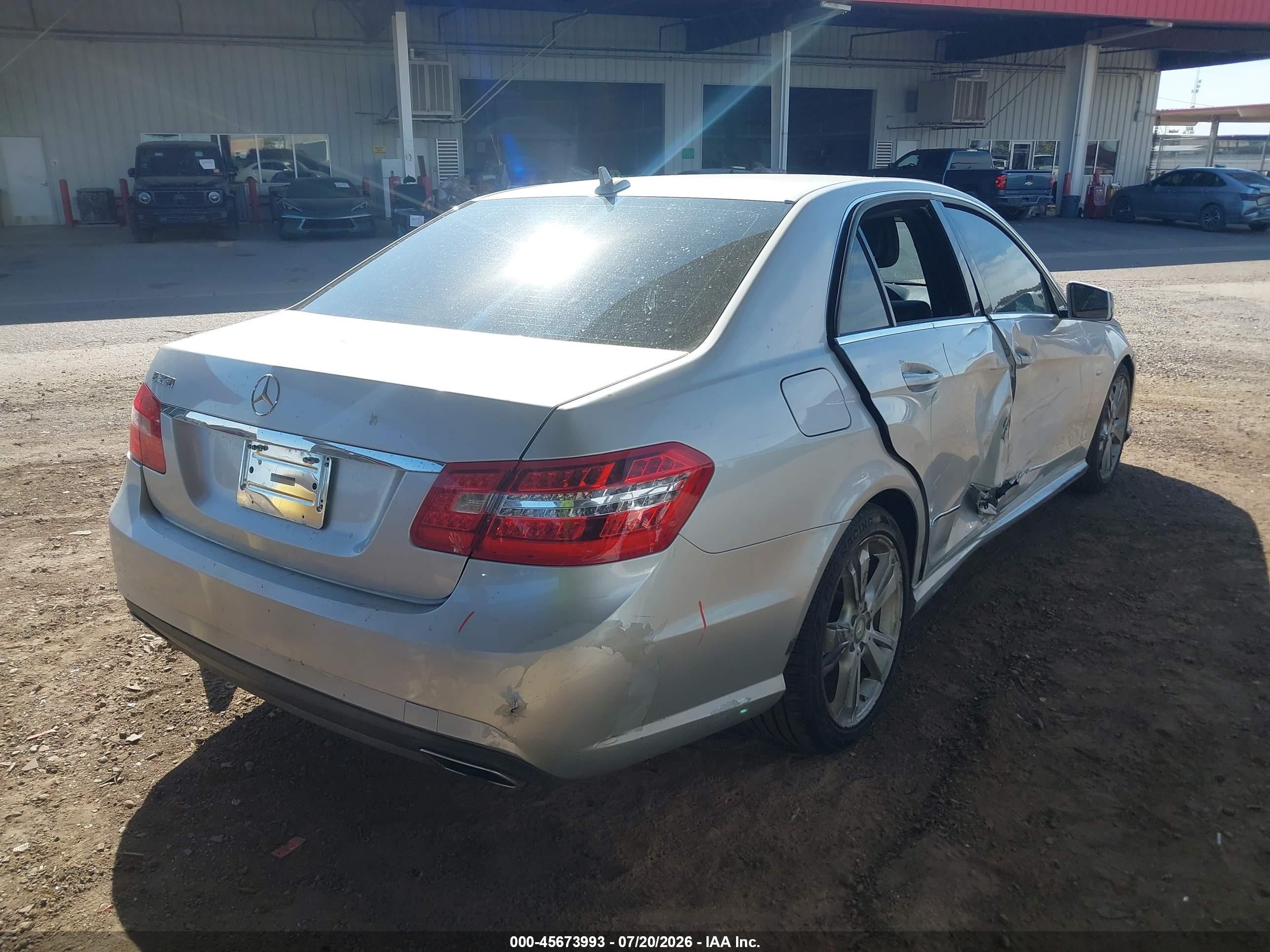 2012 Mercedes-benz E 350   Серый vin: WDDHF5KB4CA584582