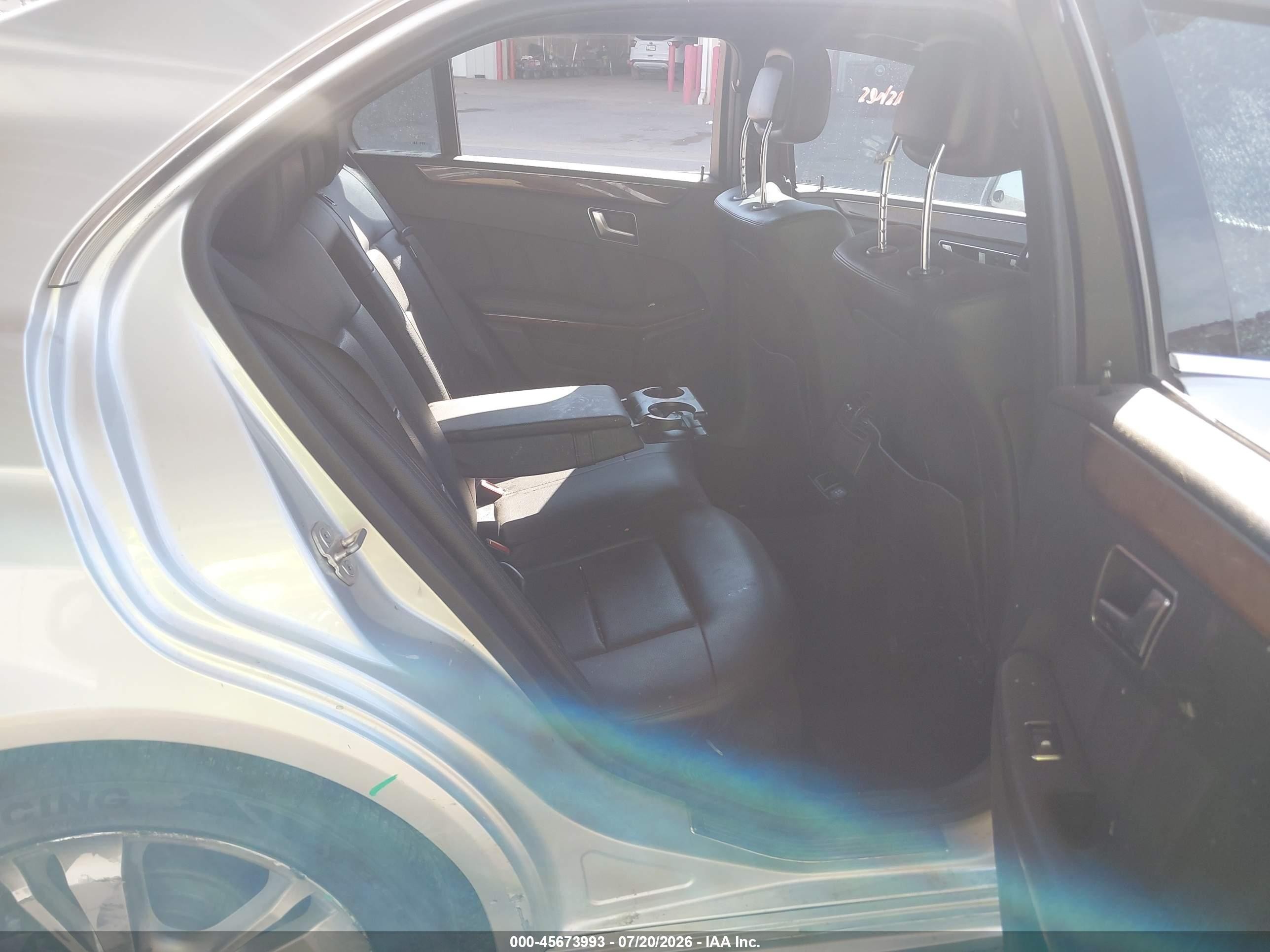 2012 Mercedes-benz E 350   Серый vin: WDDHF5KB4CA584582