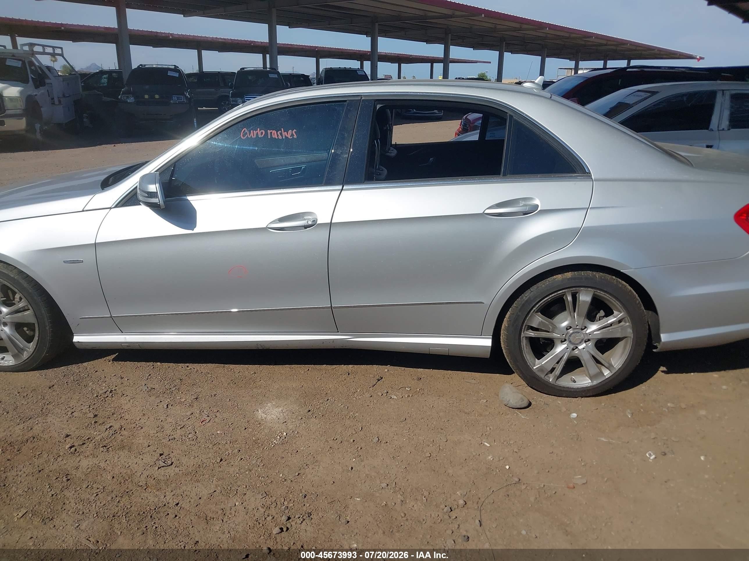 2012 Mercedes-benz E 350   Серый vin: WDDHF5KB4CA584582