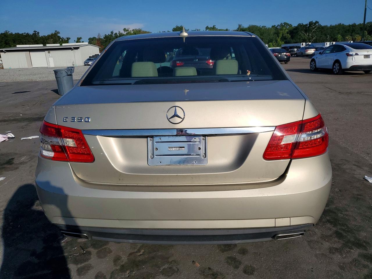 2012 Mercedes-benz E 350 Cream vin: WDDHF5KB4CA588616