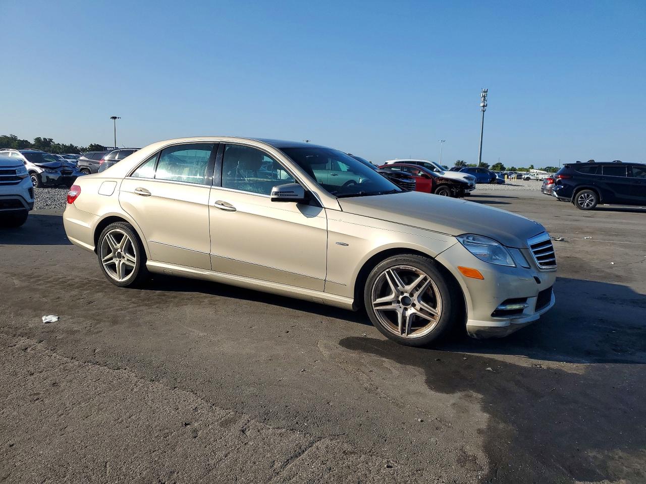 2012 Mercedes-benz E 350 Cream vin: WDDHF5KB4CA588616