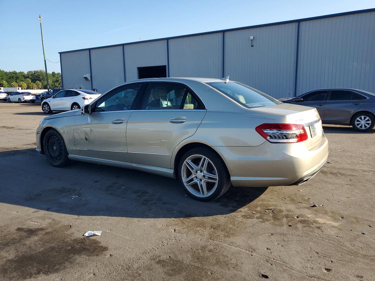 2012 Mercedes-benz E 350 Cream vin: WDDHF5KB4CA588616