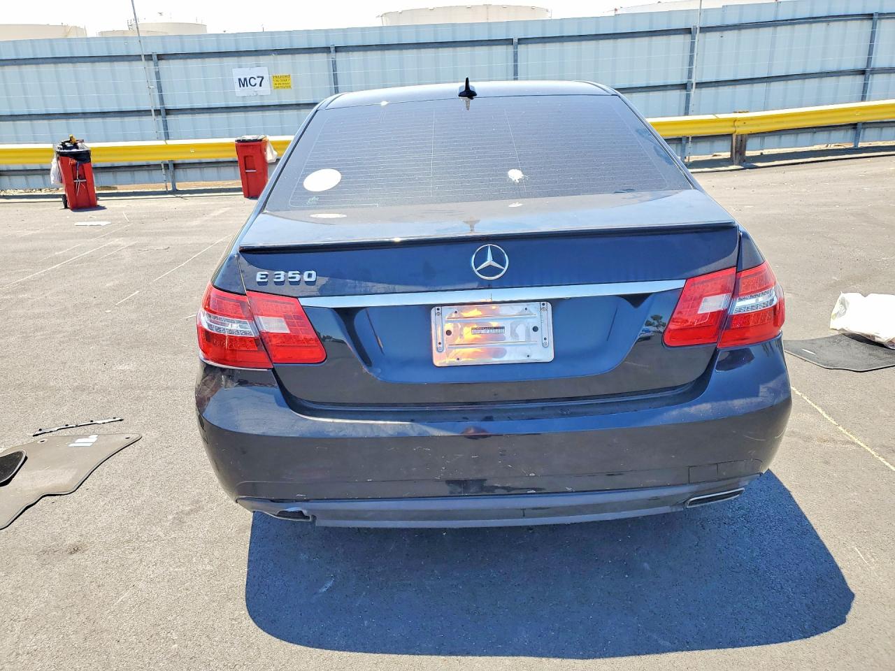 2012 Mercedes-benz E 350 Black vin: WDDHF5KB4CA604765
