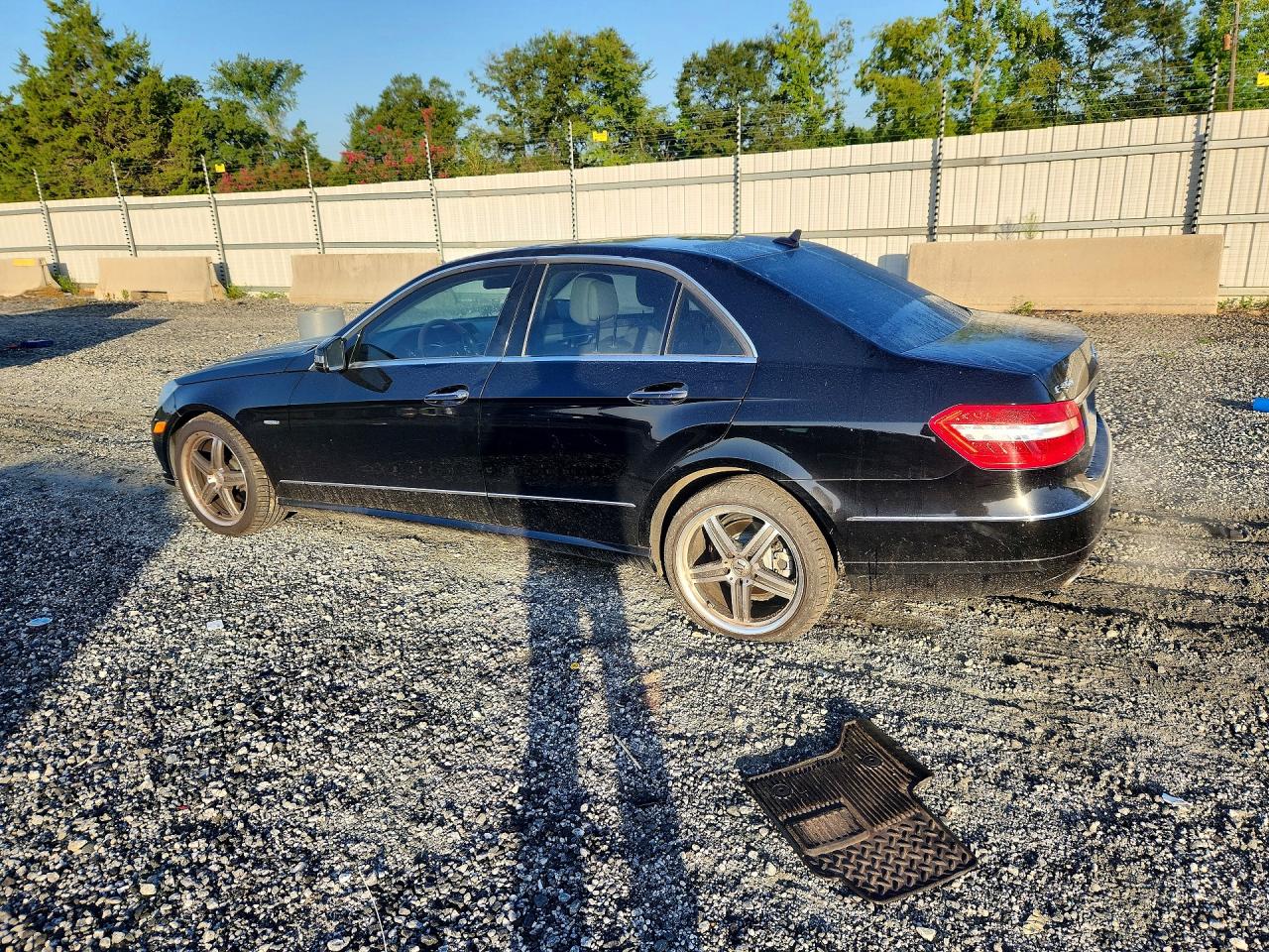 2012 Mercedes-benz E 350 Black vin: WDDHF5KB4CA640701