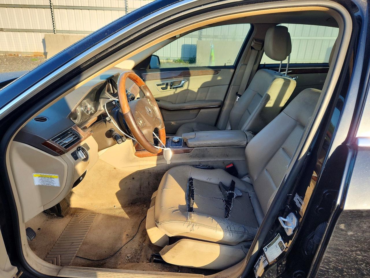 2012 Mercedes-benz E 350 Black vin: WDDHF5KB4CA640701