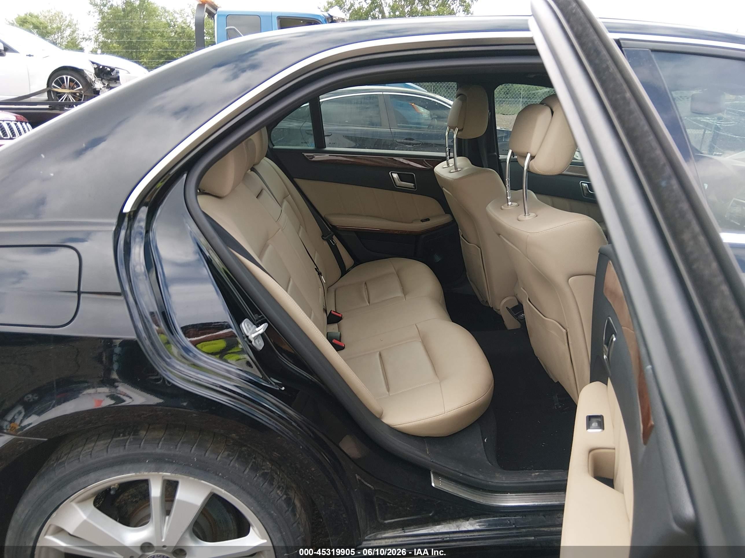 2012 Mercedes-benz E 350   Черный vin: WDDHF5KB4CA646255