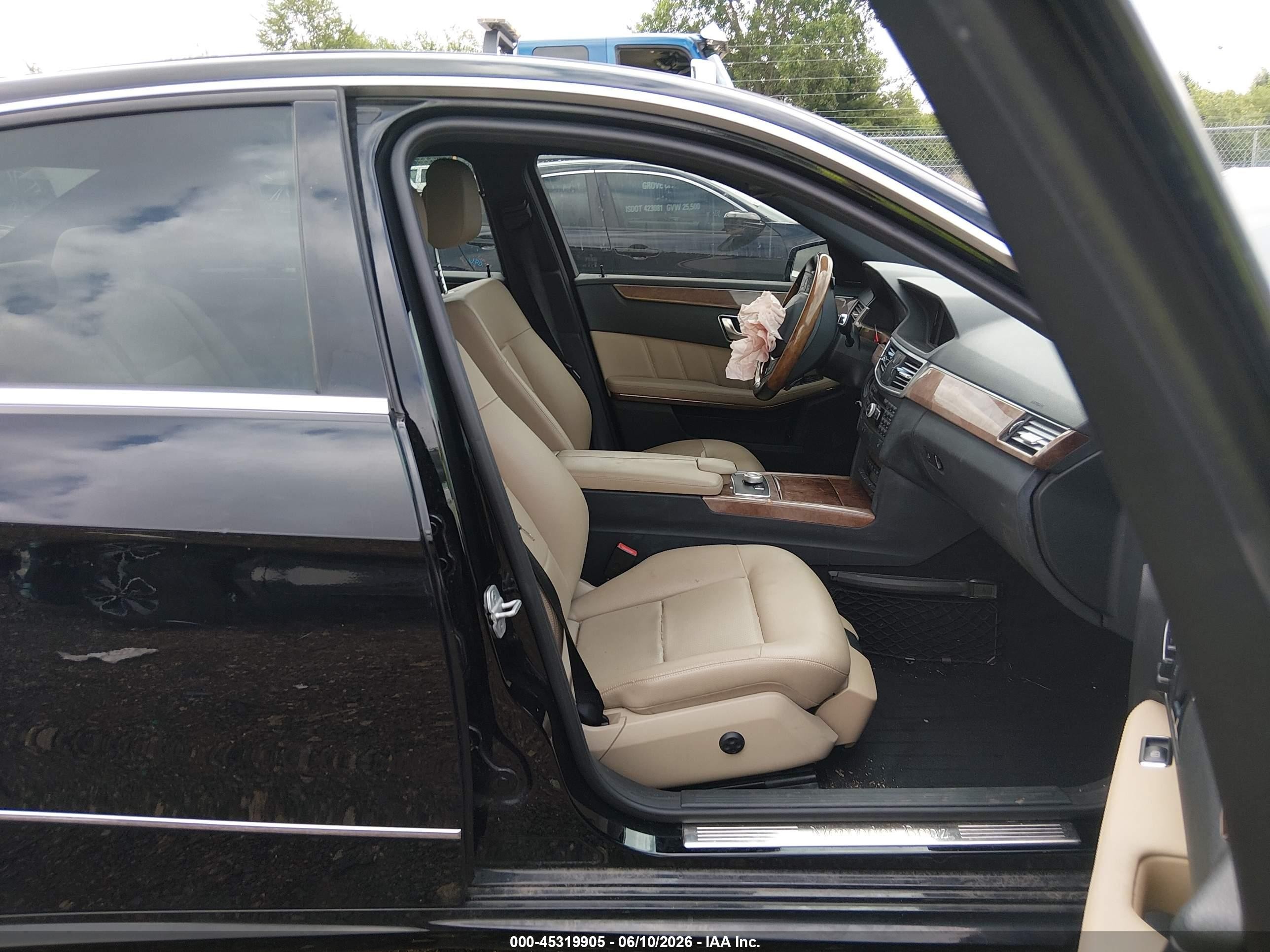 2012 Mercedes-benz E 350   Черный vin: WDDHF5KB4CA646255