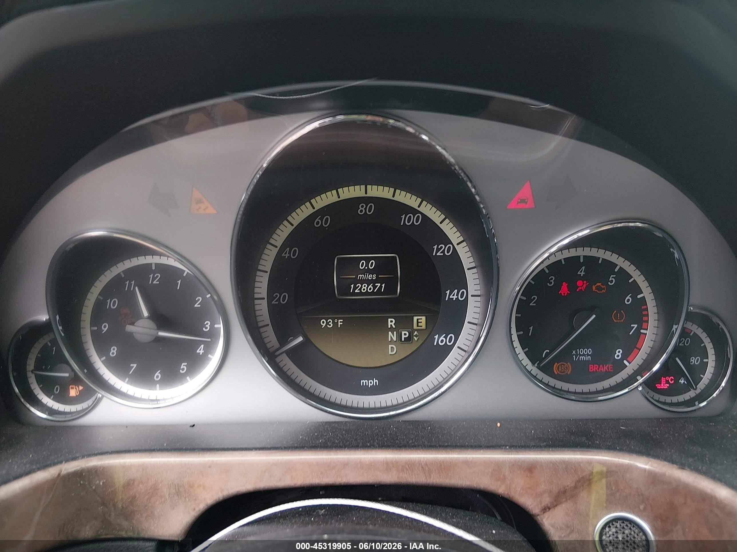 2012 Mercedes-benz E 350   Черный vin: WDDHF5KB4CA646255