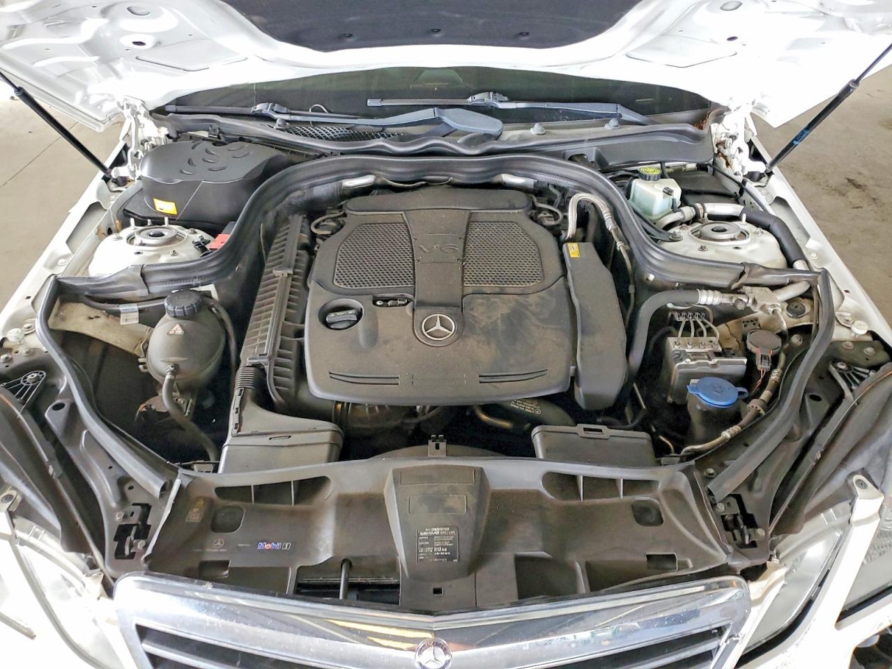 2013 Mercedes-benz E 350 Белый vin: WDDHF5KB4DA684974