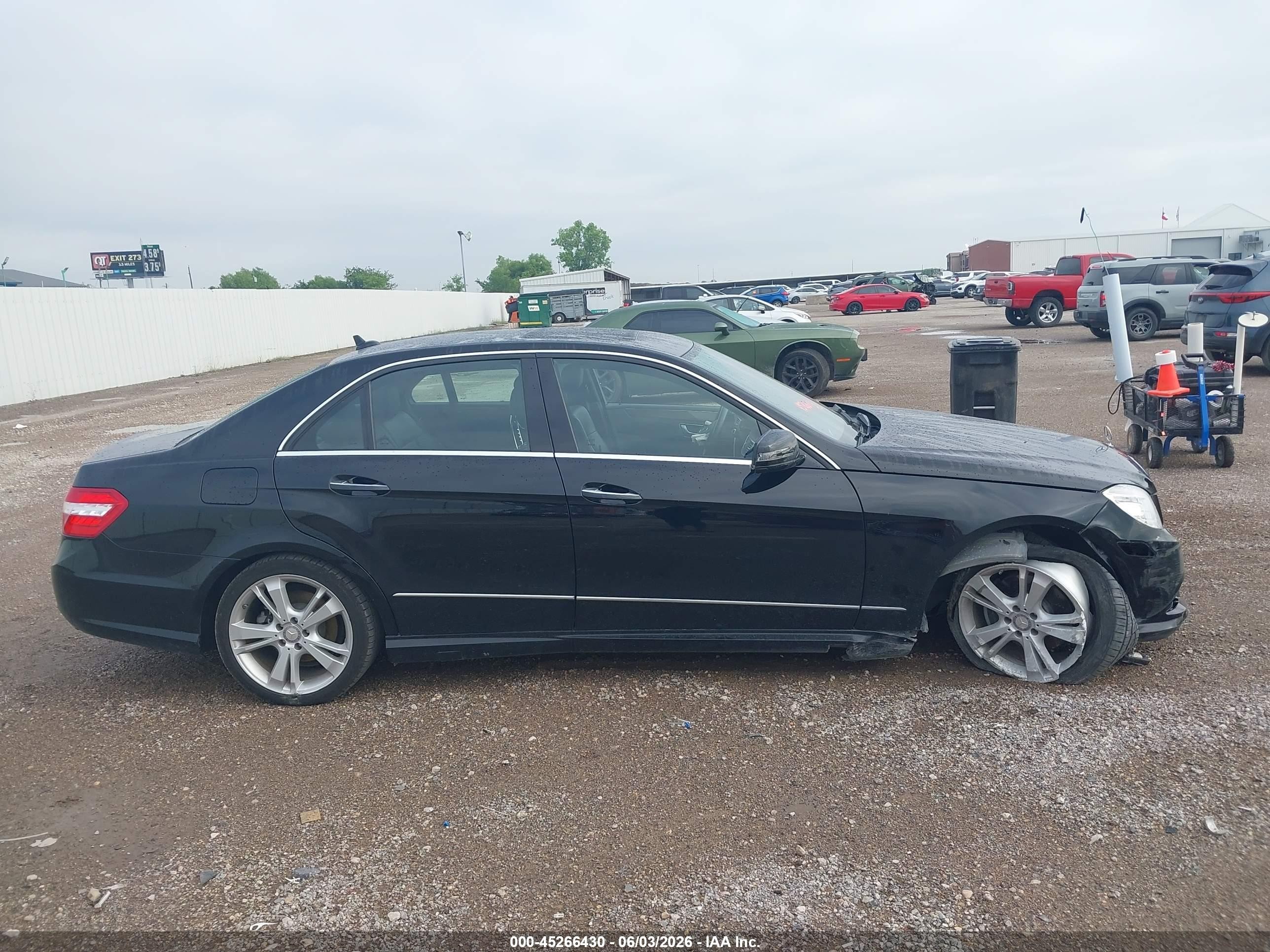 2013 Mercedes-benz E 350   Black vin: WDDHF5KB4DA719562