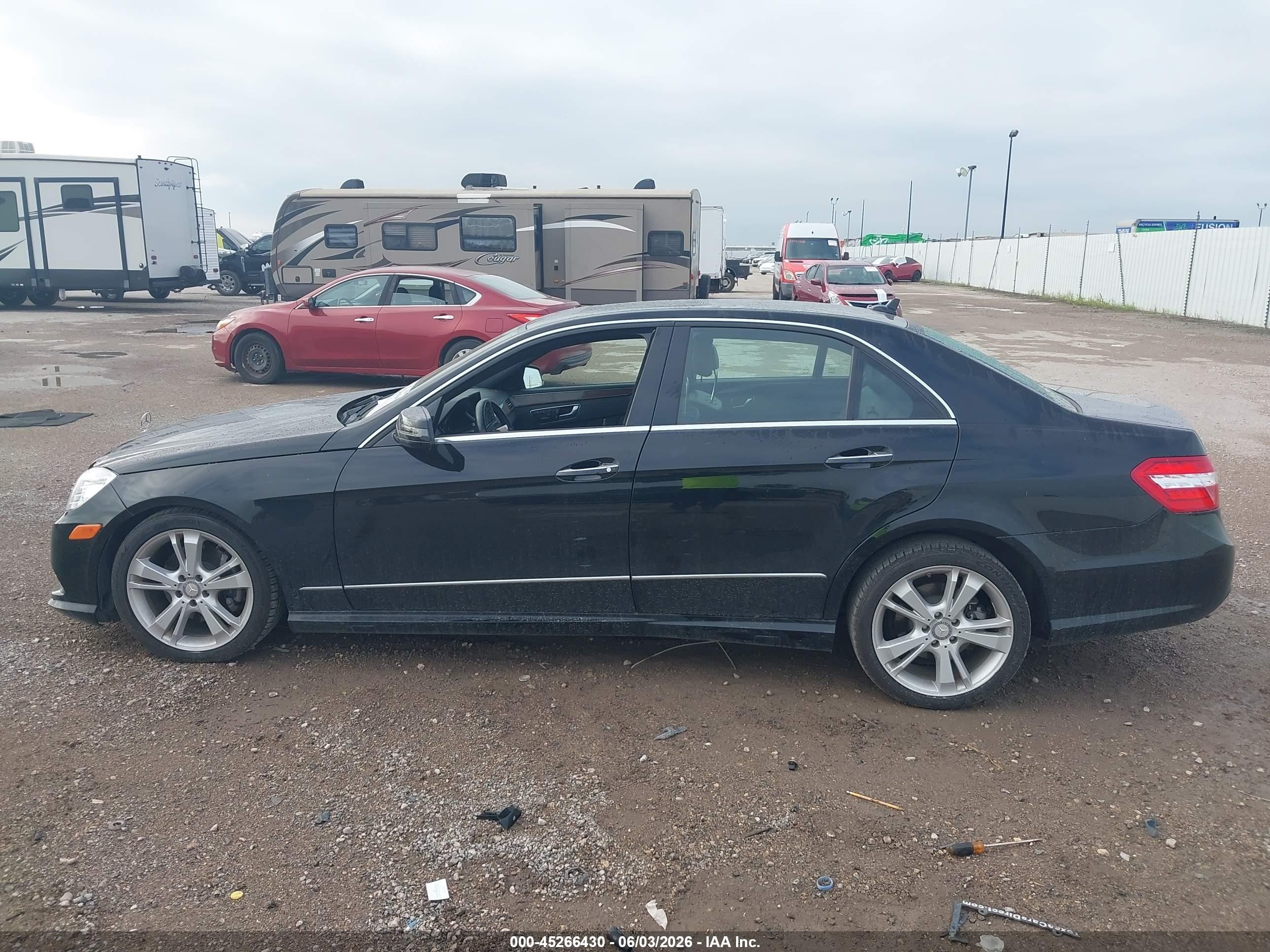 2013 Mercedes-benz E 350   Black vin: WDDHF5KB4DA719562