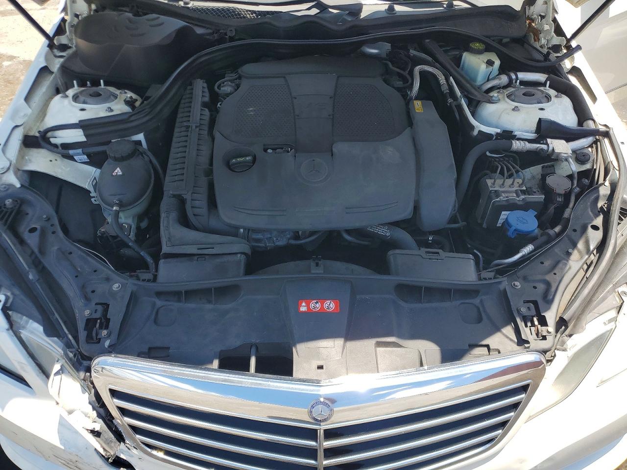 2013 Mercedes-benz E 350 White vin: WDDHF5KB4DA724759