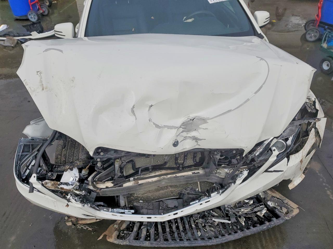 2013 Mercedes-benz E 350 White vin: WDDHF5KB4DA725894