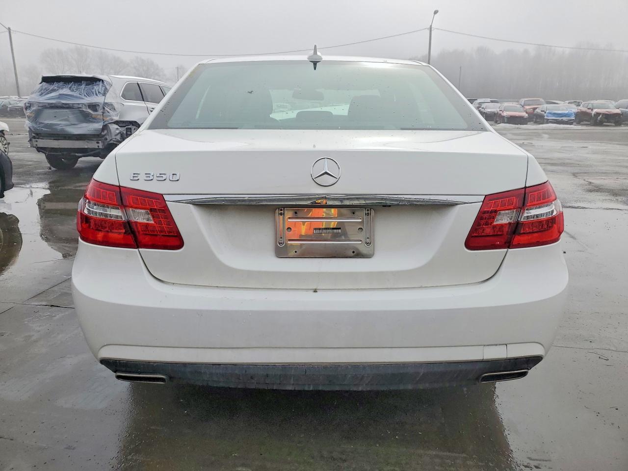 2013 Mercedes-benz E 350 White vin: WDDHF5KB4DA725894