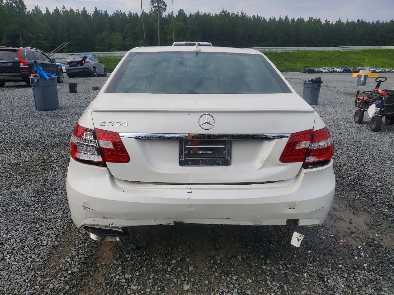 2013 Mercedes-benz E 350 White vin: WDDHF5KB4DA732005