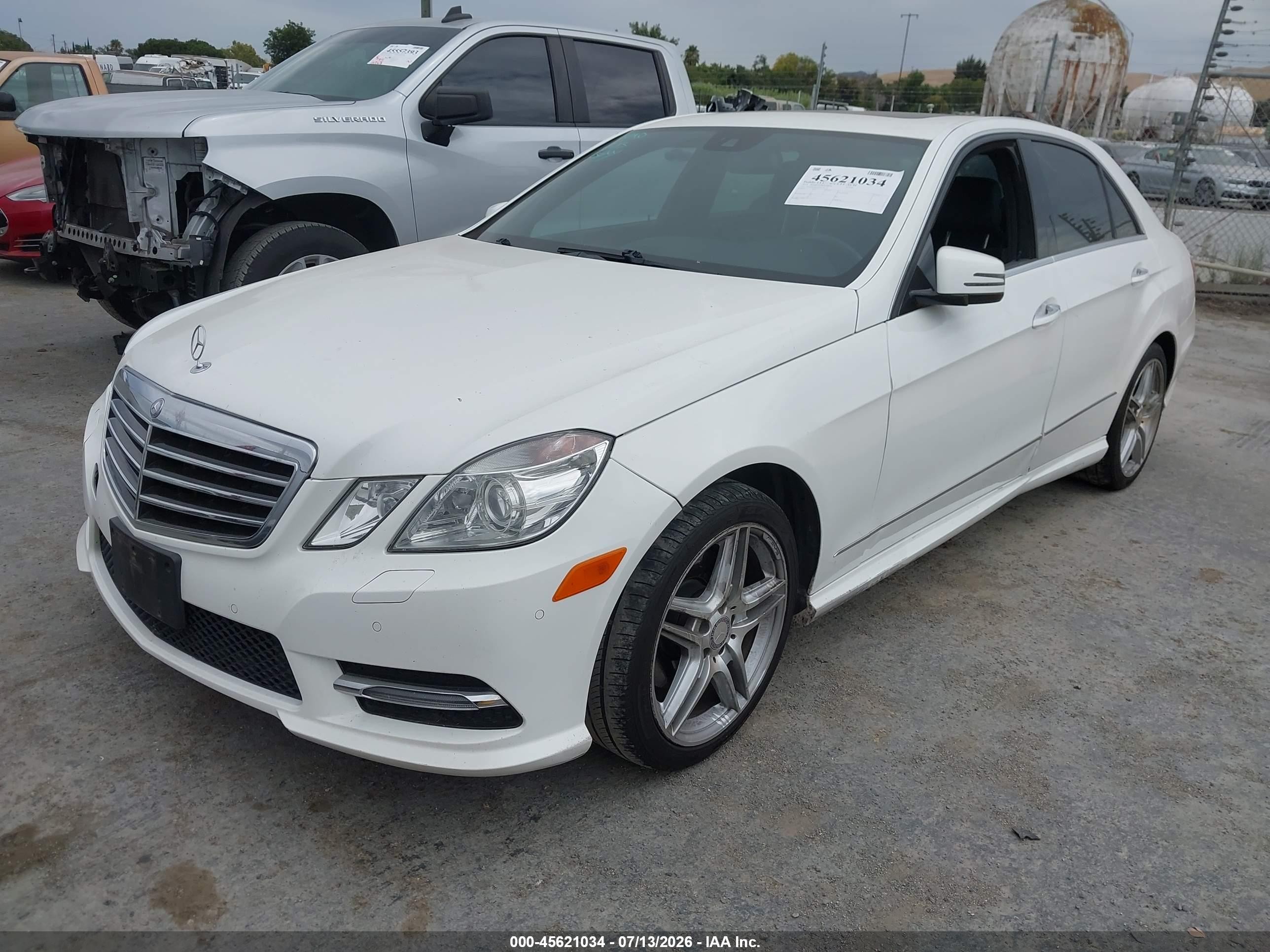 2013 Mercedes-benz E 350   White vin: WDDHF5KB4DA762170