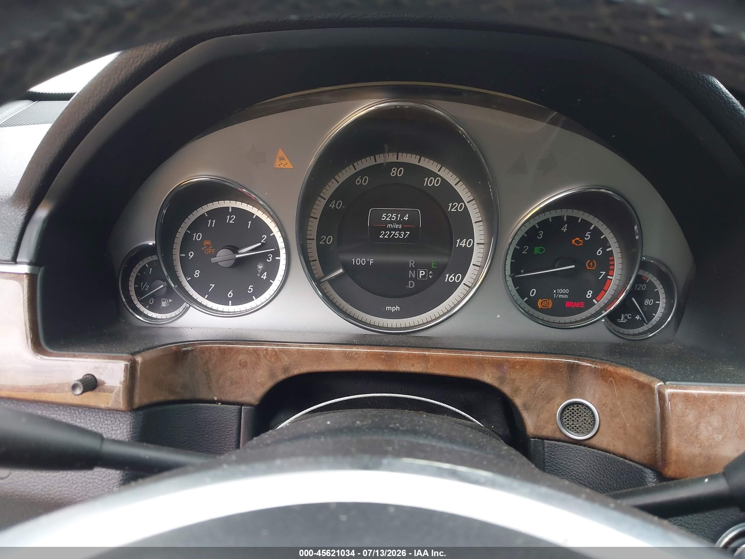2013 Mercedes-benz E 350   White vin: WDDHF5KB4DA762170